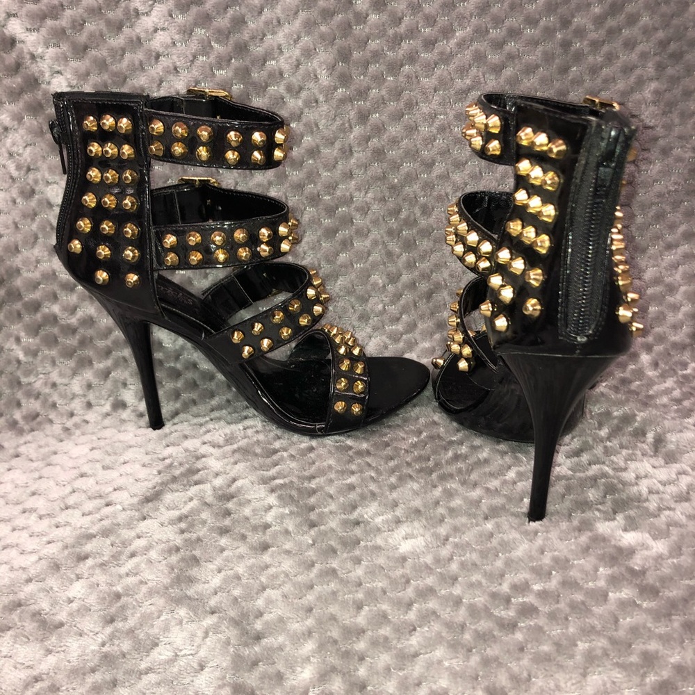 Fredericks of Hollywood SEXY black patent leather & gold stud heels - size 6.5 - Picture 4 of 6